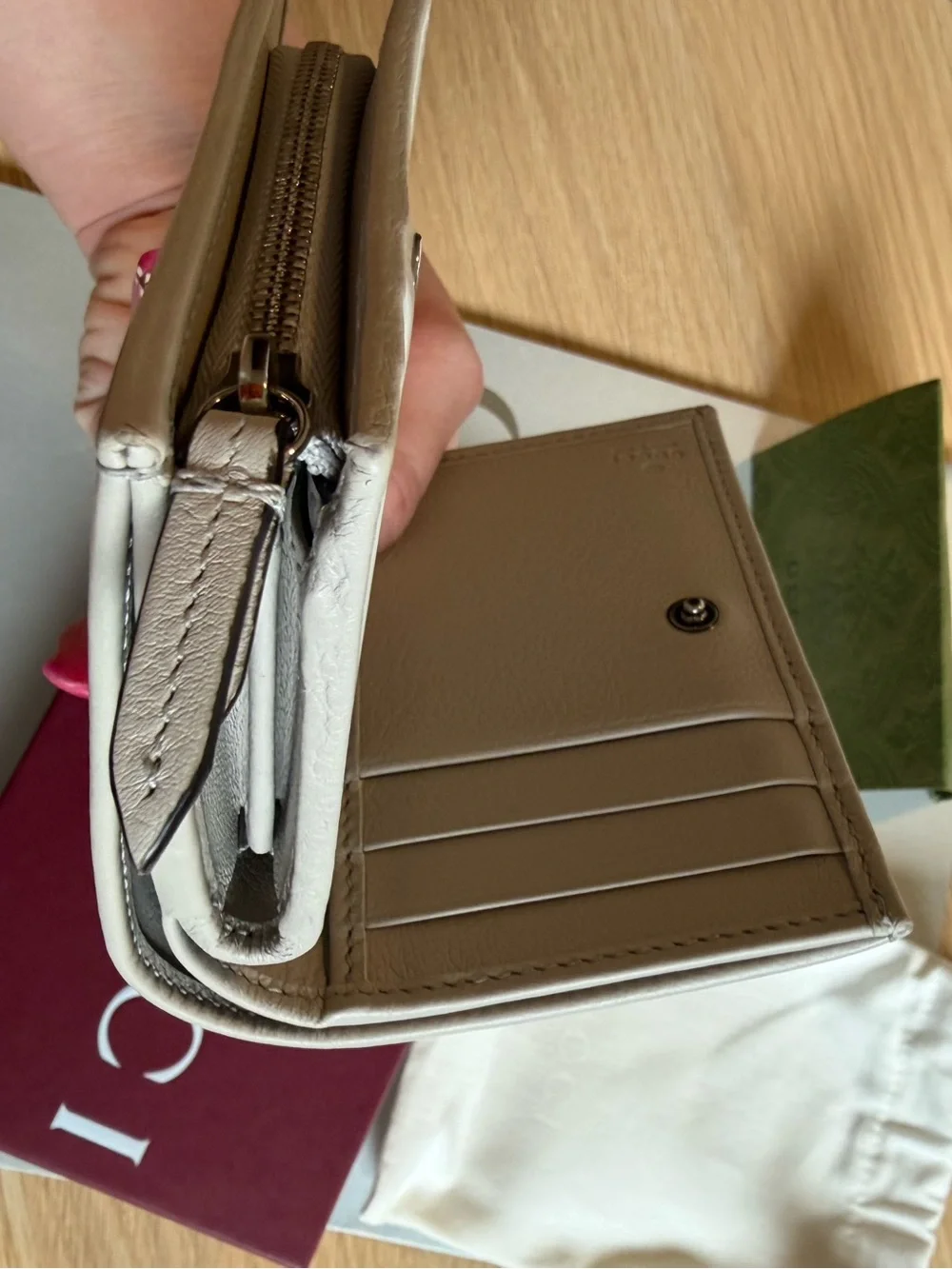 Bi-Color GUCCI GG Marmont Small Wallet - Picture 13 of 13